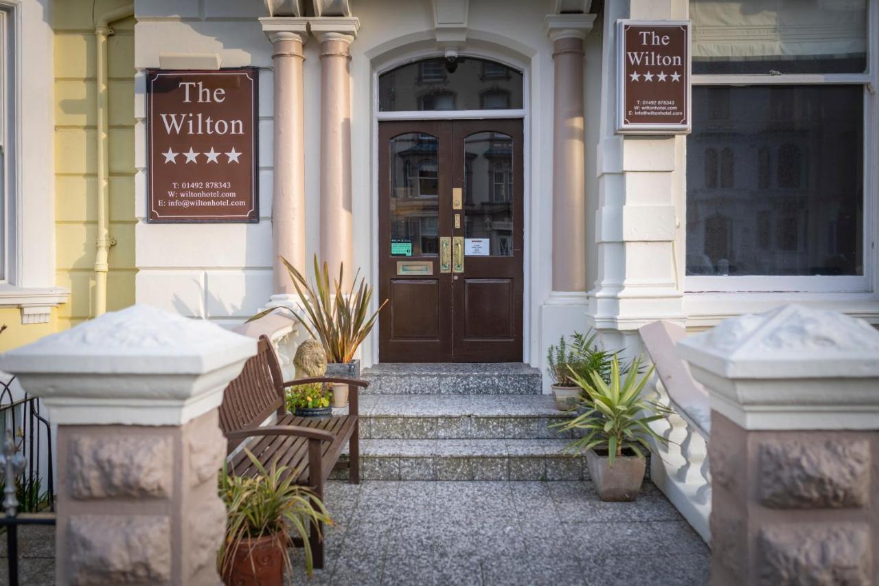 The Wilton Hotel ลันดิดโน ภายนอก รูปภาพ